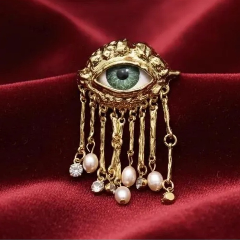 Gold Eye Fringe Pendant with Green Iris and Pearl Drops - Picture 4 of 5